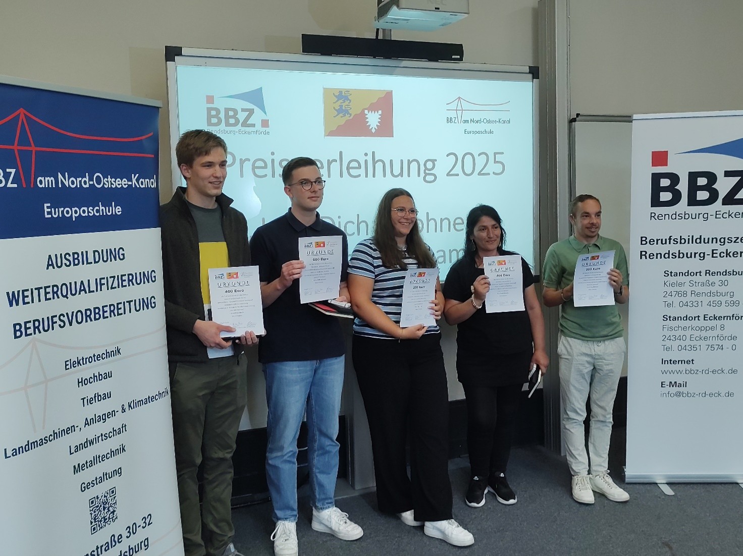 Azubis Ehrenamt 2025 BBZ-Azubis im Ehrenamt mit Geldpreisen ausgezeichnet!