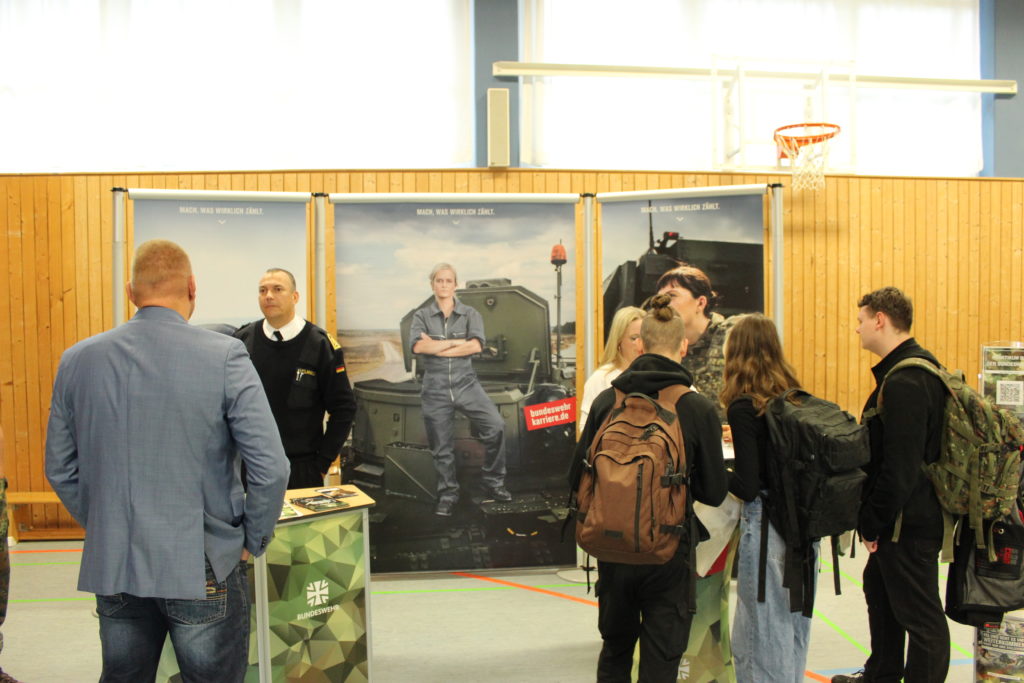 IMG_1971 IMG 1971 Tag der offenen Tür mit Berufsinformationsforum