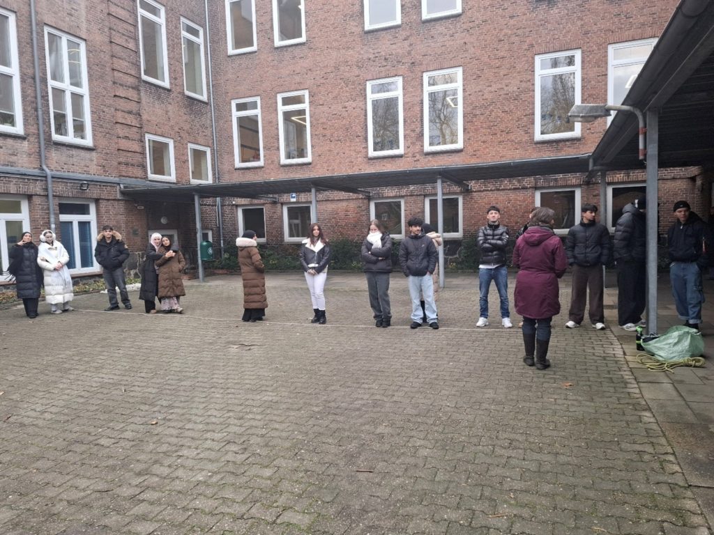 Bild3 4 Bericht über den Erlebnispädagogik-Workshop der AV-DAZ25a