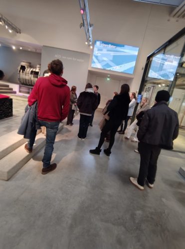 IMG 20260217 110132627 HDR MEDIUM Kaufleute für Marketingkommunikation zu Besuch bei ACO in Büdelsdorf