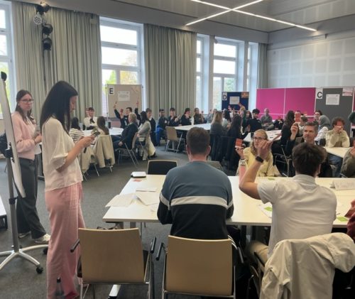 Bild3 Diskussionsveranstaltung mit PolitikerInnen des Landtages Schleswig-Holstein