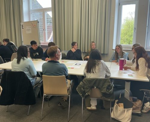 Bild4 1 Diskussionsveranstaltung mit PolitikerInnen des Landtages Schleswig-Holstein