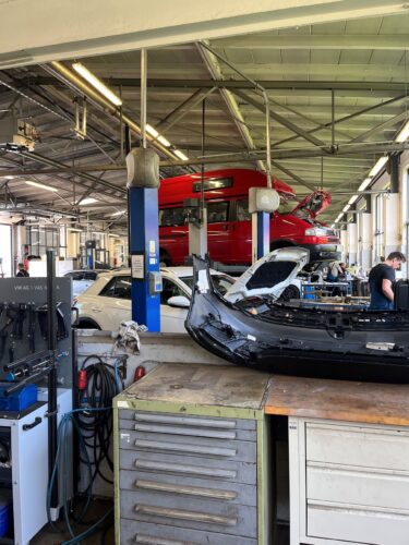 Bild6 Betriebsbesichtigungen in Neumünster: Spannende Einblicke für die Automobilkaufleute der Mittelstufe