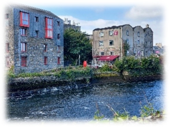 Rechtes Gebäude: Bridge Mills - Galway Language Center